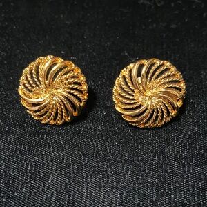 Napier vintage Gold Swirl circle screw clip on Earrings